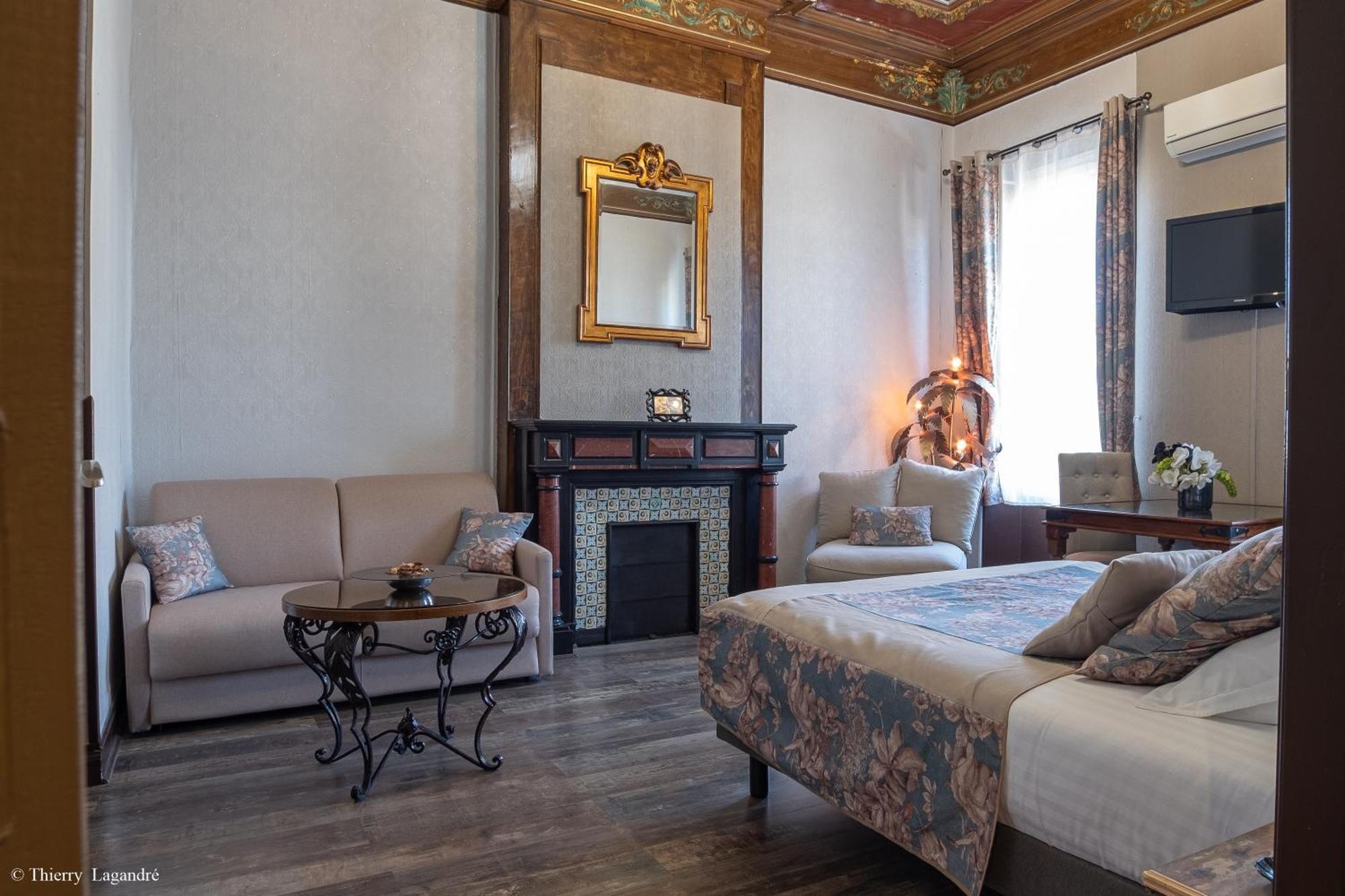 Hotel De Charme Le Provence Salon-de-Provence Eksteriør billede